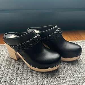 Dolce Vita Black clogs with braided strap, size 8